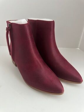Journee Collection Women's Sadiya Inside Zip Stacked Heel Booties Wine